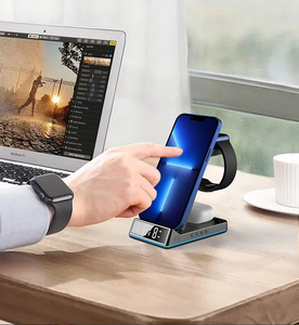 Estación de Carga Inalámbrica Magnética Plegable <span class=keywords><strong>5</strong></span> en 1, 15W, Carga Rápida USB-C, Reloj Despertador, Luz Nocturna RGB, <span class=keywords><strong>Cargador</strong></span> de Escritorio - Product Image 4