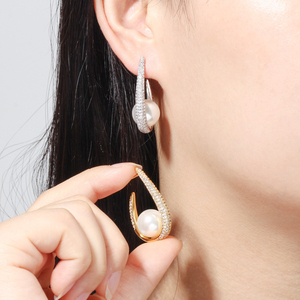 American Gold Plated Cubic Zirconia <strong>U</strong> <strong>Shape</strong> Hoop Bridal <strong>Earrings</strong> with Round Imitation Pearl Women <strong>Earrings</strong> Jewelry for Wedding - Product Image 3