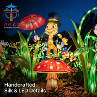 Lanterne géante en soie personnalisée pour l'extérieur, lanterne à LED artisanale en forme d'animal de conte de fées pour parc à thème