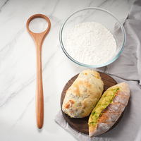 Fouet manuel en bois de cerisier à long manche, style hollandais/danois, pour levain, œufs, farine et pâte, avec design à gros trous, écologique, compatible lave-vaisselle et four