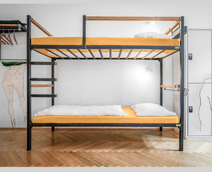 Cama litera de madera y acero para hotel, hostal juvenil, habitación económica, fabricante OEM ODM, personalización para habitaciones de hotel - Product Image 1