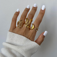Ensemble de bagues pour femme en acier inoxydable doré, style européen-américain, design géométrique ondulé exagéré, sertissage pavé, pour soirée, Yiwu