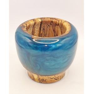 Diseñadas para una fácil colocación y una presentación elegante, estas macetas de resina y madera para plantas ofrecen una ligereza y durabilidad. - Product Image 5