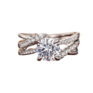 Anello da Donna con Design a Cuore Incrociato, Gioiello da Mano alla Moda Europea per Uso Quotidiano - Product Image 5