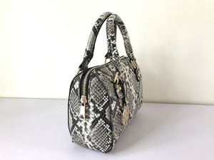 Bolsos de Mano de Piel Sintética con Estampado de Serpiente, Diseño Vintage, Cierre Abierto, Capacidad 3L+, Color Personalizado, Bolsos Boston para Mujer, OEM ODM - Product Image 3