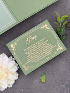 Suite d'invitation de mariage de luxe vert Pocketfold avec feuille d'or acrylique transparent et annonce élégante de carte Rsvp - Product Image 3