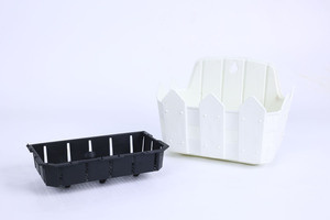 Jardinière murale en plastique style clôture, pot de fleurs suspendu décoratif pour extérieur, jardin, balcon, balustrade - Vente en gros - Product Image 4