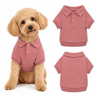 Polo pour chien en piqué rose poudré à revers, vêtements pour animaux de compagnie, vêtements pour animaux OEM, haut pour animaux à manches courtes à deux boutons