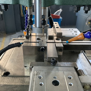 Machine de Type <span class=keywords><strong>T</strong></span> automatique, Machine de perçage et de taraudage de Type <span class=keywords><strong>T</strong></span>, terminaux de soudage de PCB, Machine de perçage et de taraudage automatique - Product Image 4