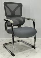 Chaise de salle à manger moderne en plastique à prix abordable, chaise nordique sans accoudoirs en PP, empilable, pour café, restaurant, école, directement de l'usine