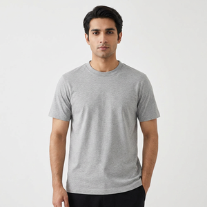 T-shirt intemporel pour homme 100 % coton, coupe classique, conçu pour une utilisation répétée, offrant un aspect esthétique épuré et une expérience quotidienne confortable - Product Image 1