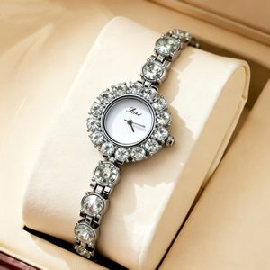 Nouveau modèle de bracelet chaîne exquis, de niche, luxueux, résistant à l'eau, serti de diamants, montre élégante pour femme - Product Image 1