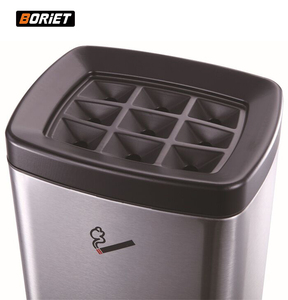 Cendrier rond sur pied BORIET Classic en acier inoxydable argenté sans fumée, certifié ISO9001, pour hall d'hôtel avec logo personnalisé - Product Image 3