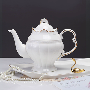 Service à café en porcelaine fine, service à thé en porcelaine fine, tasses à thé avec soucoupes à décor doré, luxe haut de gamme - Product Image 5