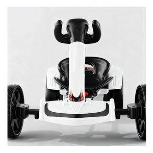 Auto de Juguete con Luces LED de Lujo, Música Bluetooth, Control Remoto Amarillo, Batería de 12V 4.5 y Motor de 380 - Product Image 4