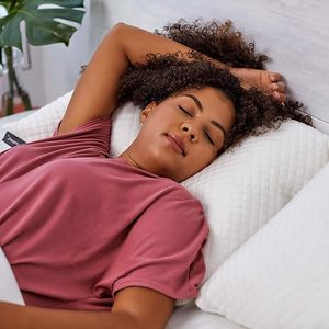 Oreiller en mousse à mémoire de forme rafraîchissante double face en bambou déchiqueté, favori des dormeurs, soulageant la pression, certifié CertiPUR-US - Product Image 3