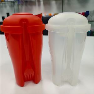 Nueva taza de plástico creativa personalizada para <span class=keywords><strong>desayuno</strong></span>, ensalada de frutas con tapa de tenedor, <span class=keywords><strong>tazas</strong></span> de té y platillos - Product Image 1