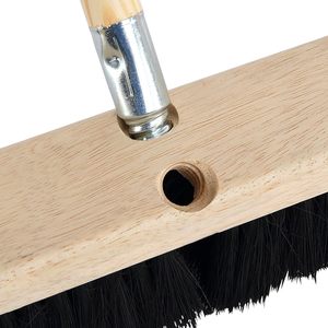 Boardwalk BWK20224 2,5 pouces Poils en fibres de Tampico noirs 24 pouces Tête de brosse pour le nettoyage des sols - Product Image 5