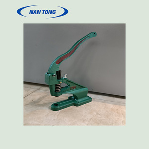 Machine à œillets manuelle Nantou pour la fabrication de chaussures avec poignée à ressort 220V 1000W - Product Image 2