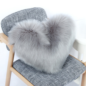 Alta calidad <span class=keywords><strong>amor</strong></span> corazón Pelo Largo esponjosa lana Imitación Piel tiro funda <span class=keywords><strong>de</strong></span> almohada funda <span class=keywords><strong>de</strong></span> cojín - Product Image 1