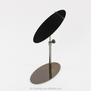 Exhibidores de Zapatos Ajustables de Acero Inoxidable Dorado, Modernos y Sencillos, Estantes Metálicos para Zapatos de Mujer - Product Image 1