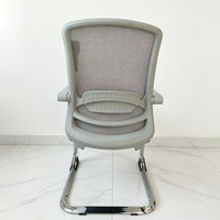 Chaises de conférence modernes, simples, personnalisables et confortables pour réunions, formations du personnel et bureaux