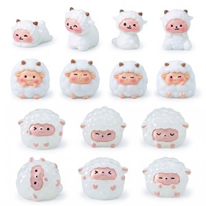 Figurines de moutons miniatures en résine en gros, ornements artisanaux de moutons de dessin animé assortis pour la décoration de micro-paysages de <span class=keywords><strong>jardin</strong></span> et de maison, animaux en résine - Product Image 1