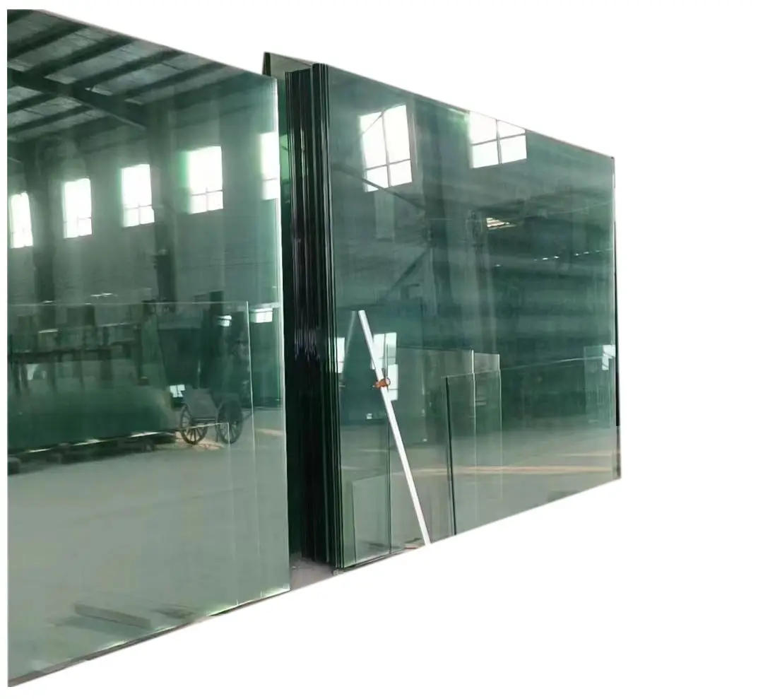 窓ガラス壁とカーテンウォールの製造には、さまざまなサイズの透明フロートガラスを使用できます