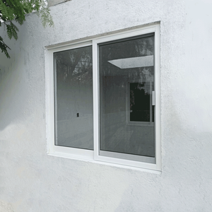 Fenêtre coulissante sur mesure en PVC, trois panneaux, multi-designs, à ouverture large, avec ventilation et rupture de pont thermique, double vitrage, pour accès au jardin ou au véranda. - Product Image 2
