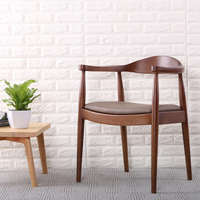 Chaises en bois pour restaurant, café, bistrot, bar