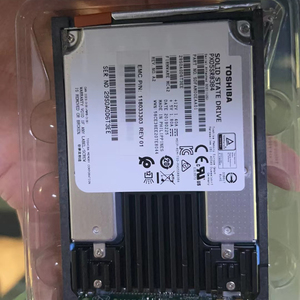 อุปกรณ์เครือข่ายจัดเก็บข้อมูลใหม่แกะกล่อง รุ่น D3-2s12fxl-3200 3.2TB 12Gb SAS SSD 005052378 Unity300/400/500/600 D3f-2s12fxl- X371a-r6 D3-2 - Product Image 2