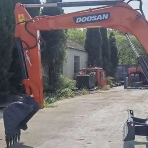 Excavadora de orugas pequeña Doosan DX55-9C usada de Corea, 5.5 toneladas, de segunda mano, excavadora hidráulica pequeña con pocas horas de trabajo para jardinería - Product Image 6