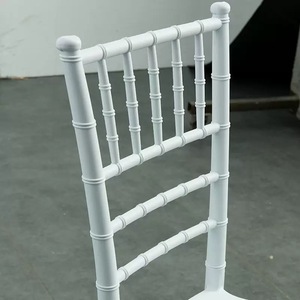 Sedia Chiavari in Resina Plastica PP Bianca Impilabile Impermeabile per Matrimoni, Banchetti ed Eventi - Vendita all'Ingrosso - Product Image 4