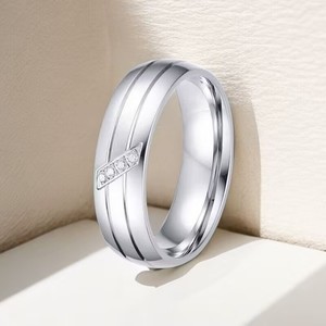 Set <span class=keywords><strong>di</strong></span> Anelli per Coppia in Acciaio Inossidabile a Righe, Finitura Argentata con Incastonatura in Zirconia Cubica per <span class=keywords><strong>Uomo</strong></span> e Donna, Fede Nuziale - Product Image 5