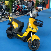Trottinette électrique haute vitesse longue portée pour adultes, style vélo de ville à 2 roues, E-Moped avec moteur à moyeu arrière et fonctions électroniques