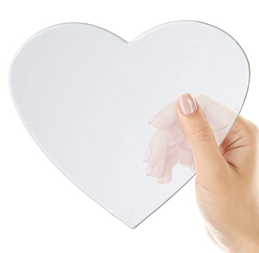 หน้าอกรูปหัวใจ