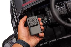 Nouvelle licence <span class=keywords><strong>Ford</strong></span> F-150 électrique <span class=keywords><strong>Police</strong></span> SUV monter sur la voiture enfants batterie puissance 12V télécommande noir monter sur les voitures pour les enfants - Product Image 6