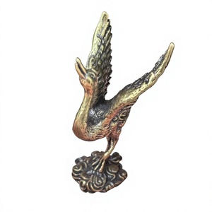Figurine d'Oiseau Grue en Laiton Faite à la Main, Sculpture de Grue Volante, Statue d'Oiseau Décorative en Métal, Décoration de Table pour la Maison et le Bureau, Faune Sauvage - Product Image 3