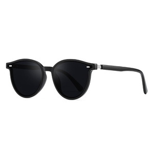 Gafas de Sol Personalizadas Estilo GM, Montura Completa, Lentes de PC con Protección UV400, Unisex Tipo 3, Embalaje en Bolsa OPP - Product Image 4