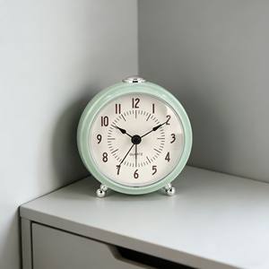 Reloj Despertador de Noche Color Verde Pastel Sin Tictac con Retroiluminación para Habitación de Niñas - Product Image 3