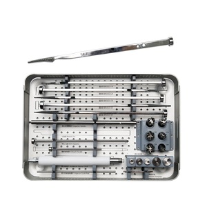 Impianti Ortopedici Veterinari, Protesi Articolare dell'Anca per Cani di Piccola Taglia, Sistema Bipolare MINI con Strumenti - Product Image 1