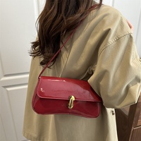 Nouveau Sac Bandoulière Simple Printemps-Été Style Sous le Bras en Polyester de Luxe avec Chaînes Tendance pour Filles et Femmes