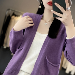 เสื้อคาร์ดิแกนไหมพรมแฟชั่นสำหรับผู้หญิงทรงหลวมสไตล์ลำลอง อุ่นสบาย คอลเลคชั่นใหม่ประจำฤดูใบไม้ร่วง/ฤดูหนาว - Product Image 3