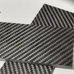 Placa de Fibra de Carbono 3k, Patrón de Tejido Negro, Forma Rectangular, Material de Alta Resistencia - Product Image 1