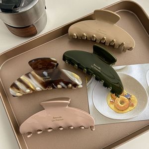 مشبك شعر فاخر كبير الحجم 10 سم بتصميم فرنسي كلاسيكي من الأسيتات، مشابك مخططة باللون البني الشوكولاتة وألوان زاهية، إكسسوار شعر نسائي - Product Image 3