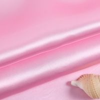 Tissu en satin de soie en polyester brillant au toucher doux pour robe de pyjama, vente en gros d'usine