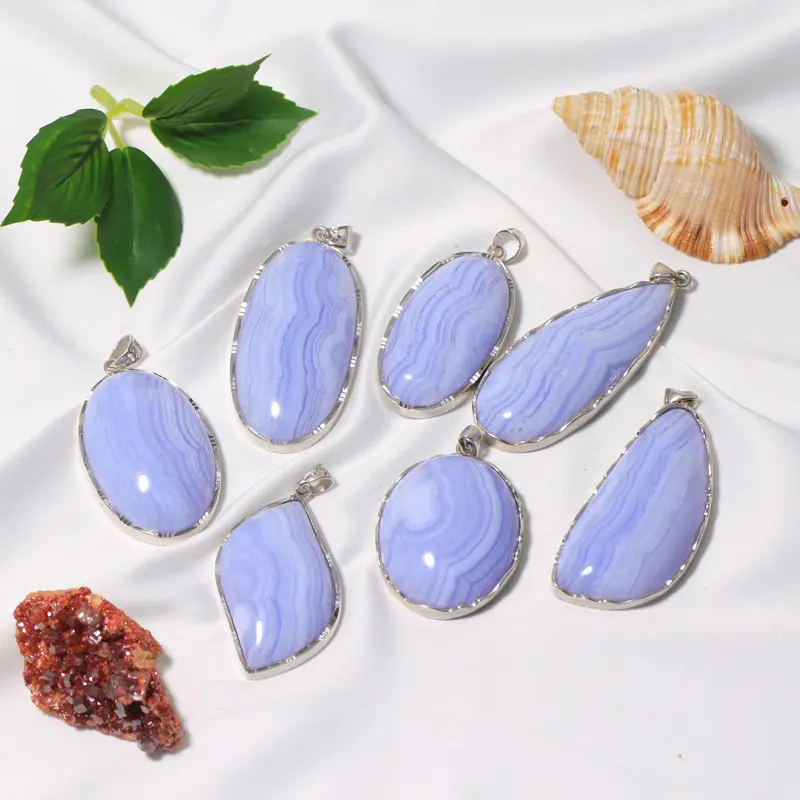 Pendentif d'agate en dentelle bleue naturelle de haute qualité Offres Spéciales pendentif en cristal de pierre de guérison pour cadeau en cristal