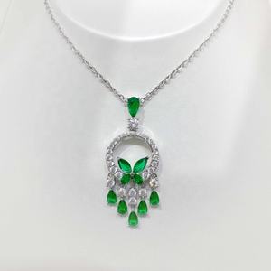 Precio de fábrica: Nuevo collar de plata 925 con esmeraldas, cadena de lujo para mujer, con circonitas brillantes, colgante de mariposa, collares en capas para el verano. - Product Image 1