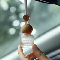 Bouteille de parfum pour voiture vide personnalisée avec logo sérigraphié, diffuseur en verre mat 10 ml avec bouchon en liège et couvercle en bois, vente en gros