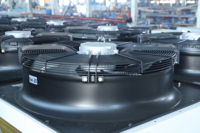 Refroidisseur à eau plat de type V personnalisé à haute efficacité pour centre de données de stockage d'énergie